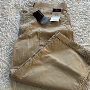 Women’s khaki Lee Capris